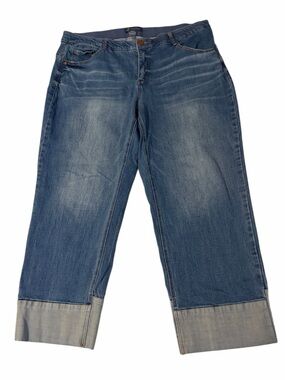 Democracy Distessed Ab Solution Cuffed Capri, size 20W.